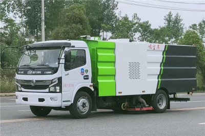 国六东风大多利卡8吨1.5水6尘吸尘车