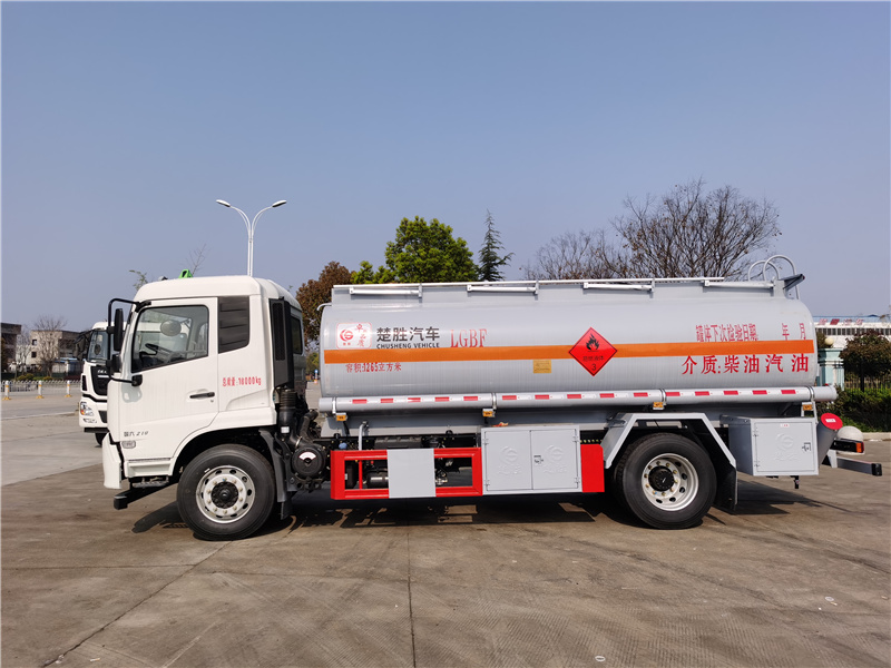 天锦单桥碳钢柴汽油介质油罐车