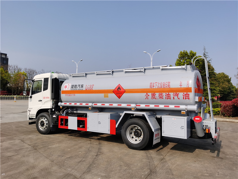 天锦单桥碳钢柴汽油介质油罐车