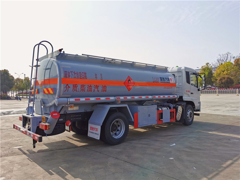 天锦单桥碳钢柴汽油介质油罐车