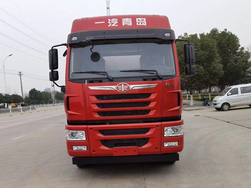 解放前四后六普通液体运输车